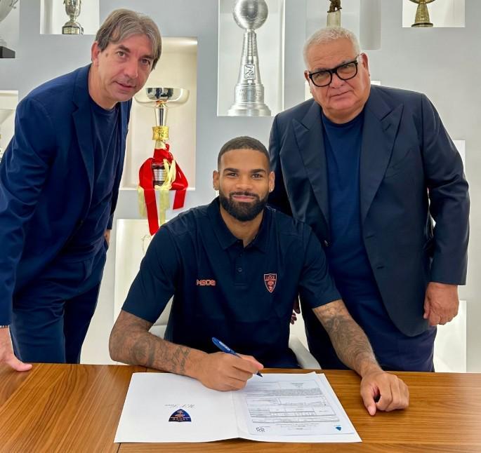 世界杯手机观看-官方:莱切签下杜塞尔多夫中卫西伯特;据悉转会费450万欧